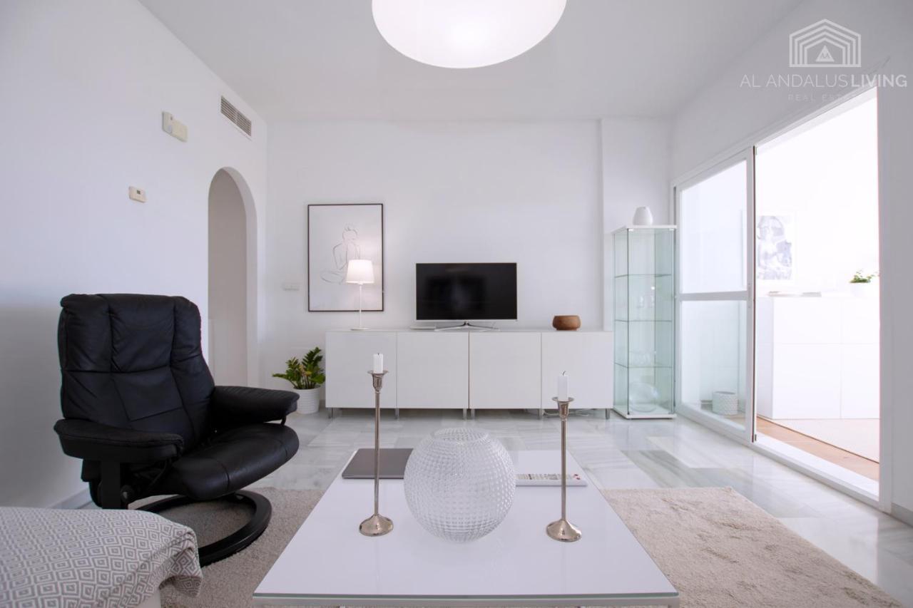 Scandinavian Style Apartment With Amazing Sea Views And South West Facing Sunny Terrace In Miraflores Walking Distance To The Beach! 말라가 외부 사진